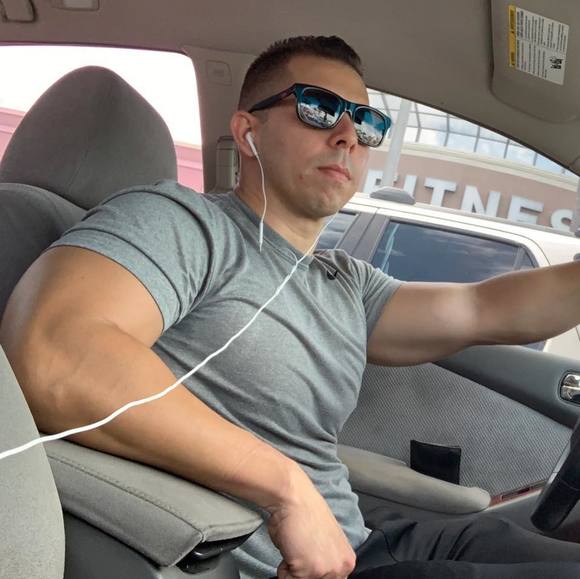 Meet your Posher, Alejandro - Picture 1 of 1